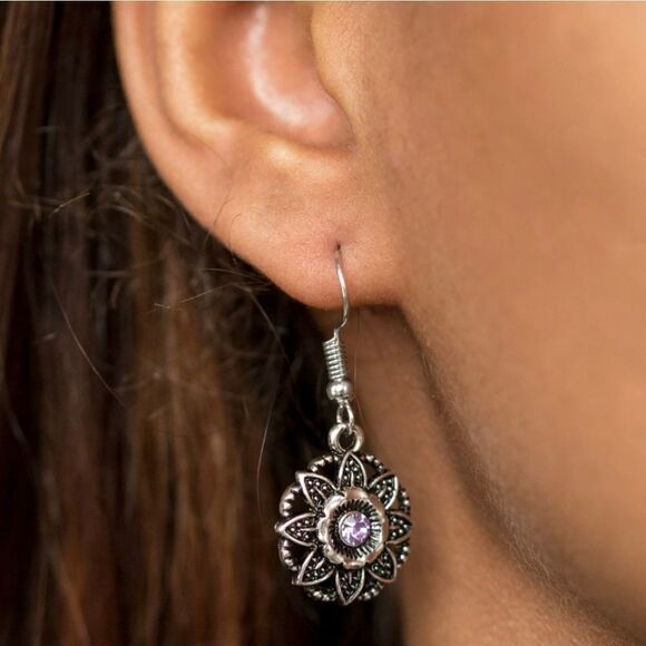 NWT Paparazzi Perennial Party Purple & Silver Dangling Earrings - Picture 1 of 4